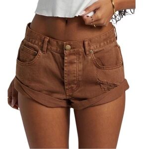 NWT Billabong Get Low Denim Shorts - Size 26